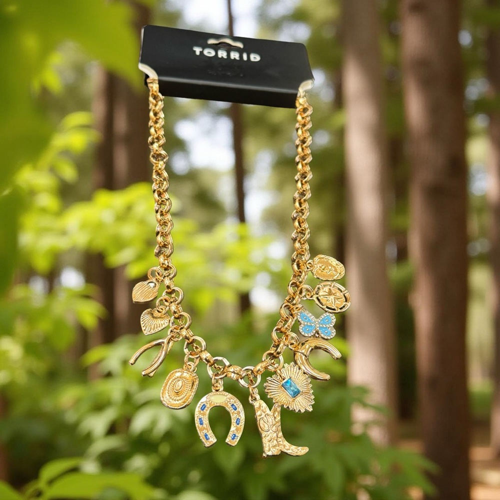 Beautiful Charm Necklace - Picture 3 of 5